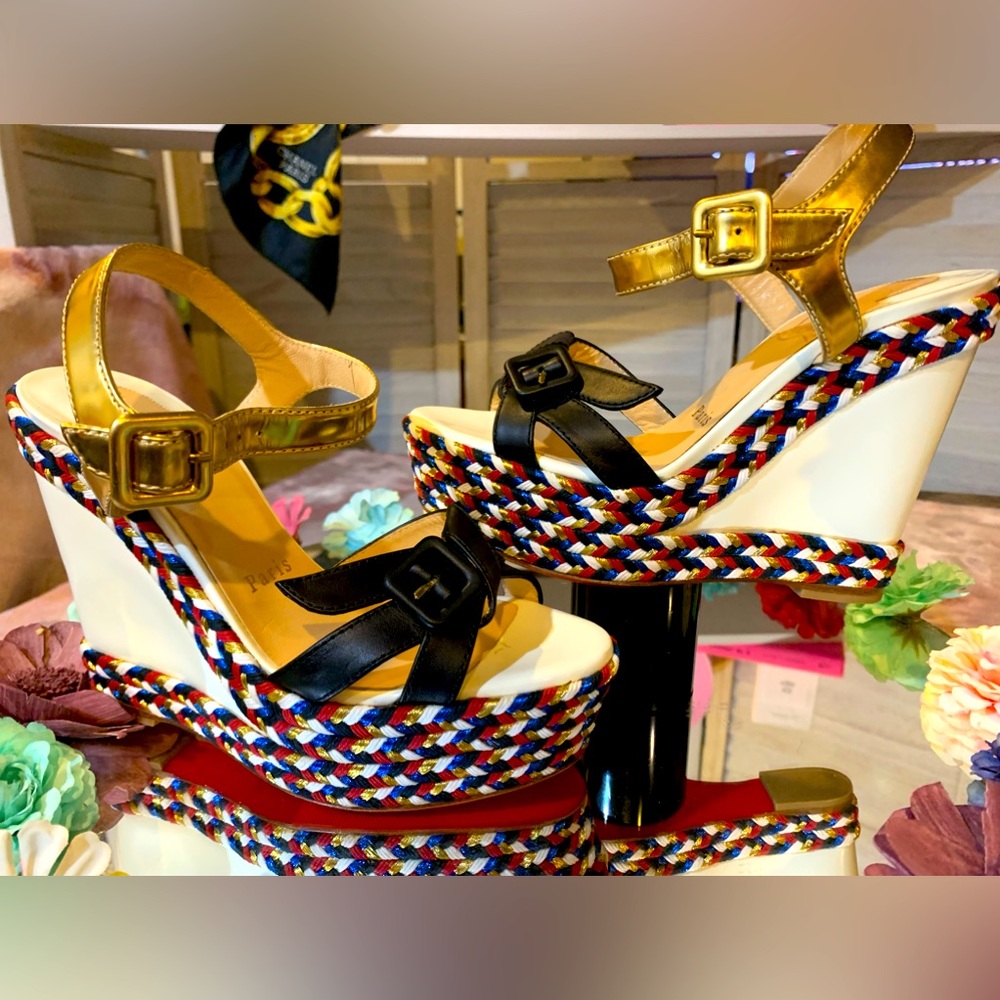Euc Christian Louboutin Lagoa Wedges/Multicolored